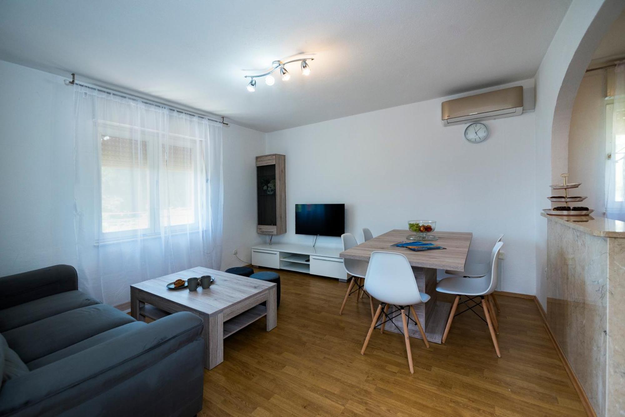 M&M Pelivan Apartments Solin Exteriér fotografie