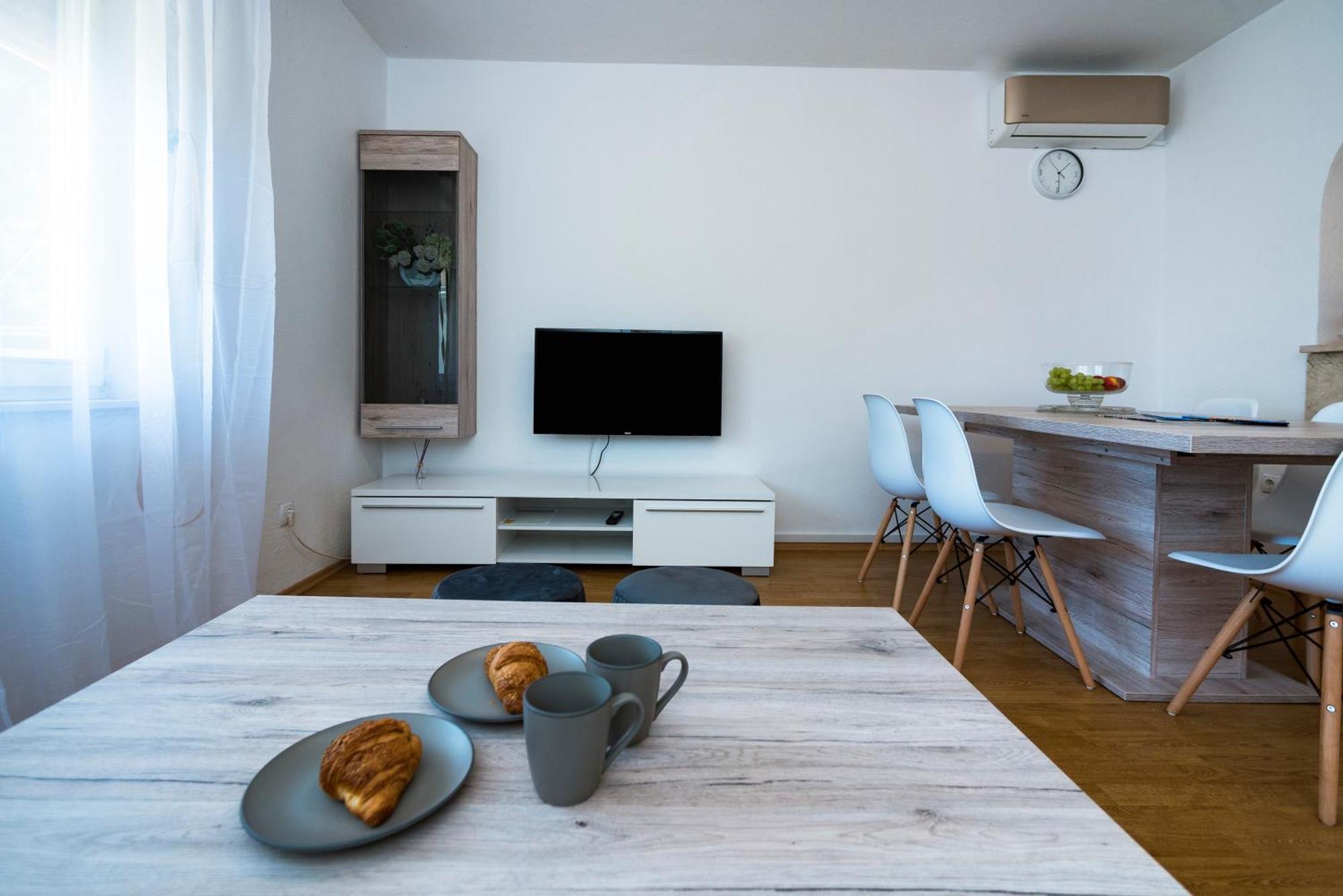 M&M Pelivan Apartments Solin Exteriér fotografie