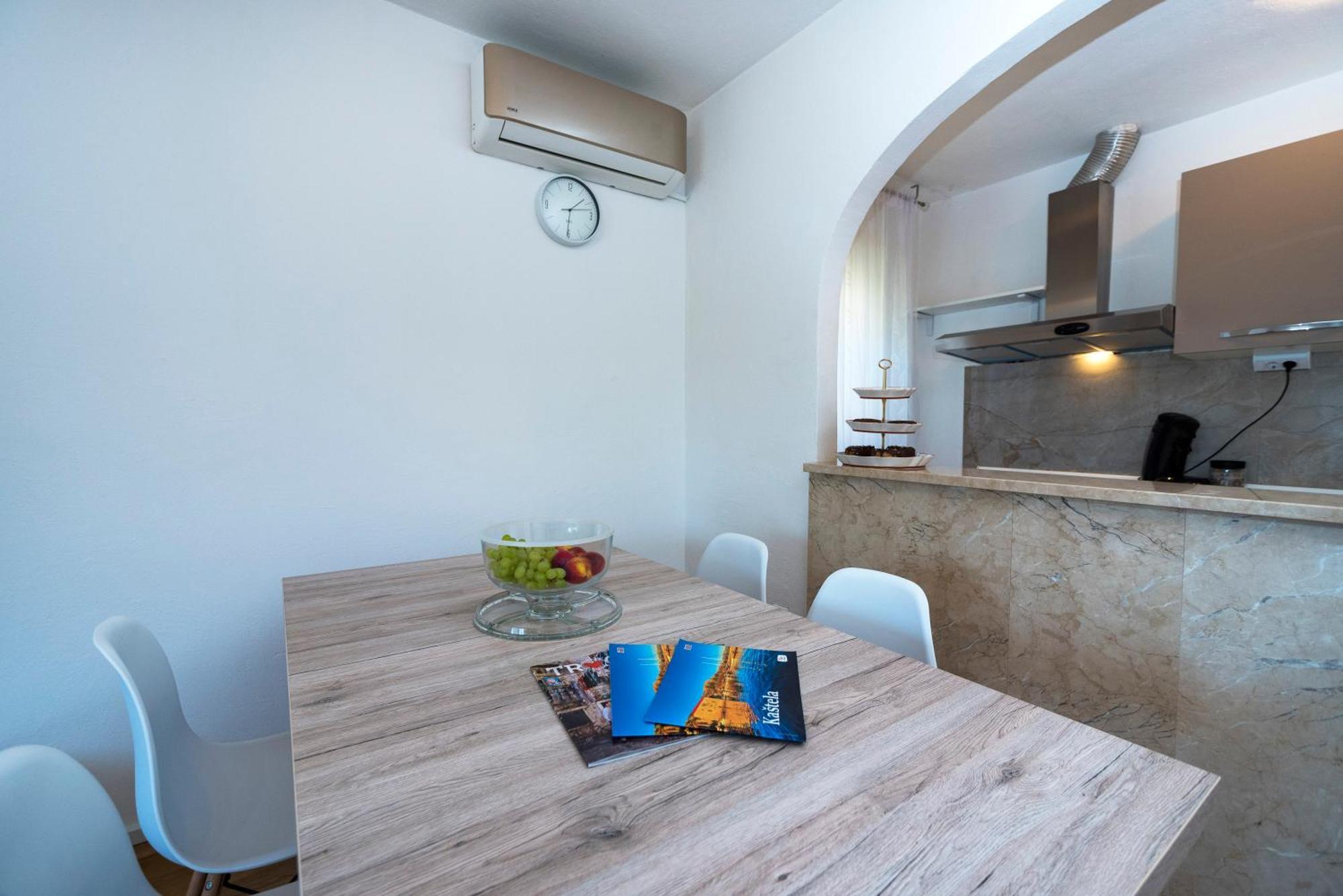 M&M Pelivan Apartments Solin Exteriér fotografie